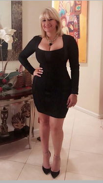Brunettes Mercedes and
